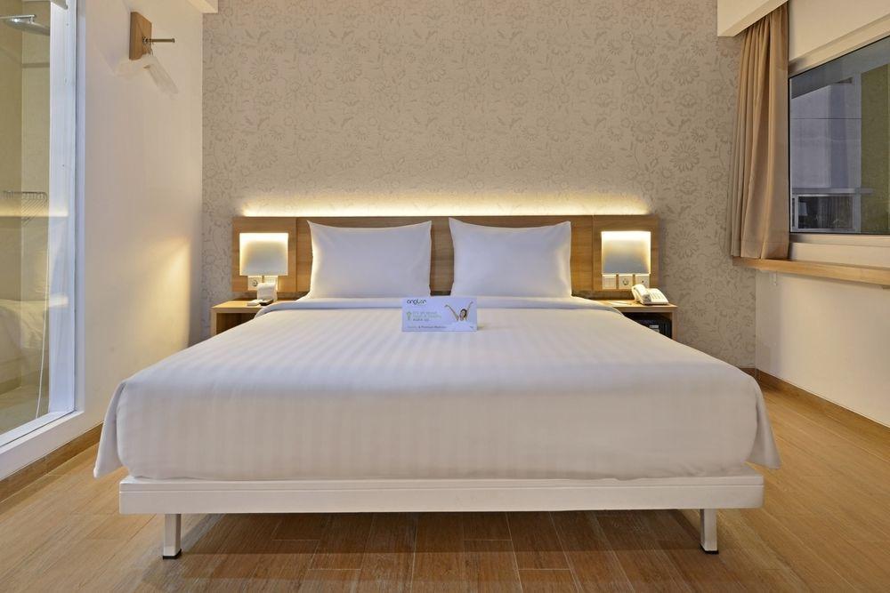 Whiz Prime Hotel Basuki Rahmat Malang Exterior foto